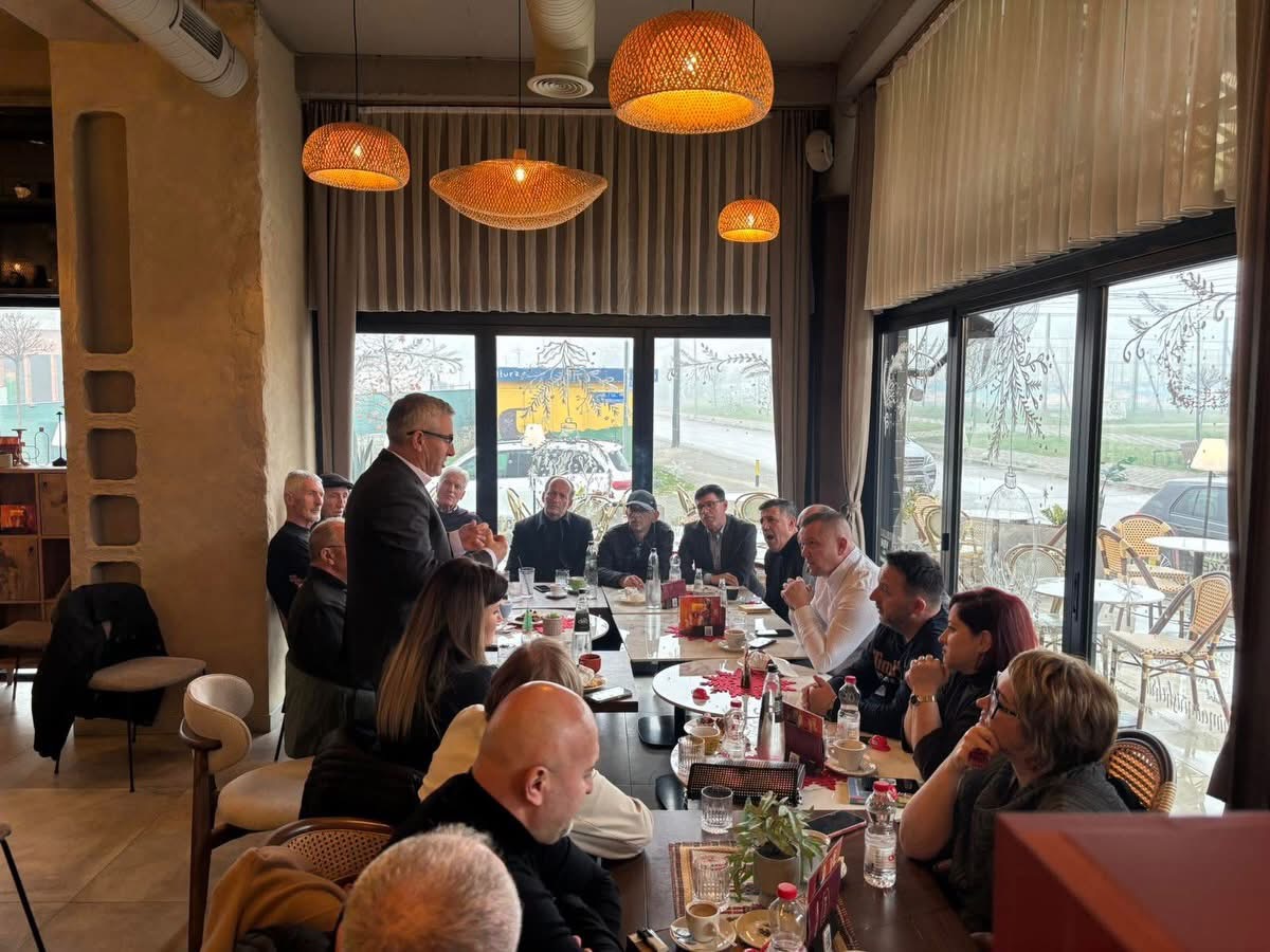 Rexhep Kadriu e nis mëngjesin me shtabin zgjedhor të lagjes Dardania  Mobilizim i fuqishëm për rikthimin e shpresës